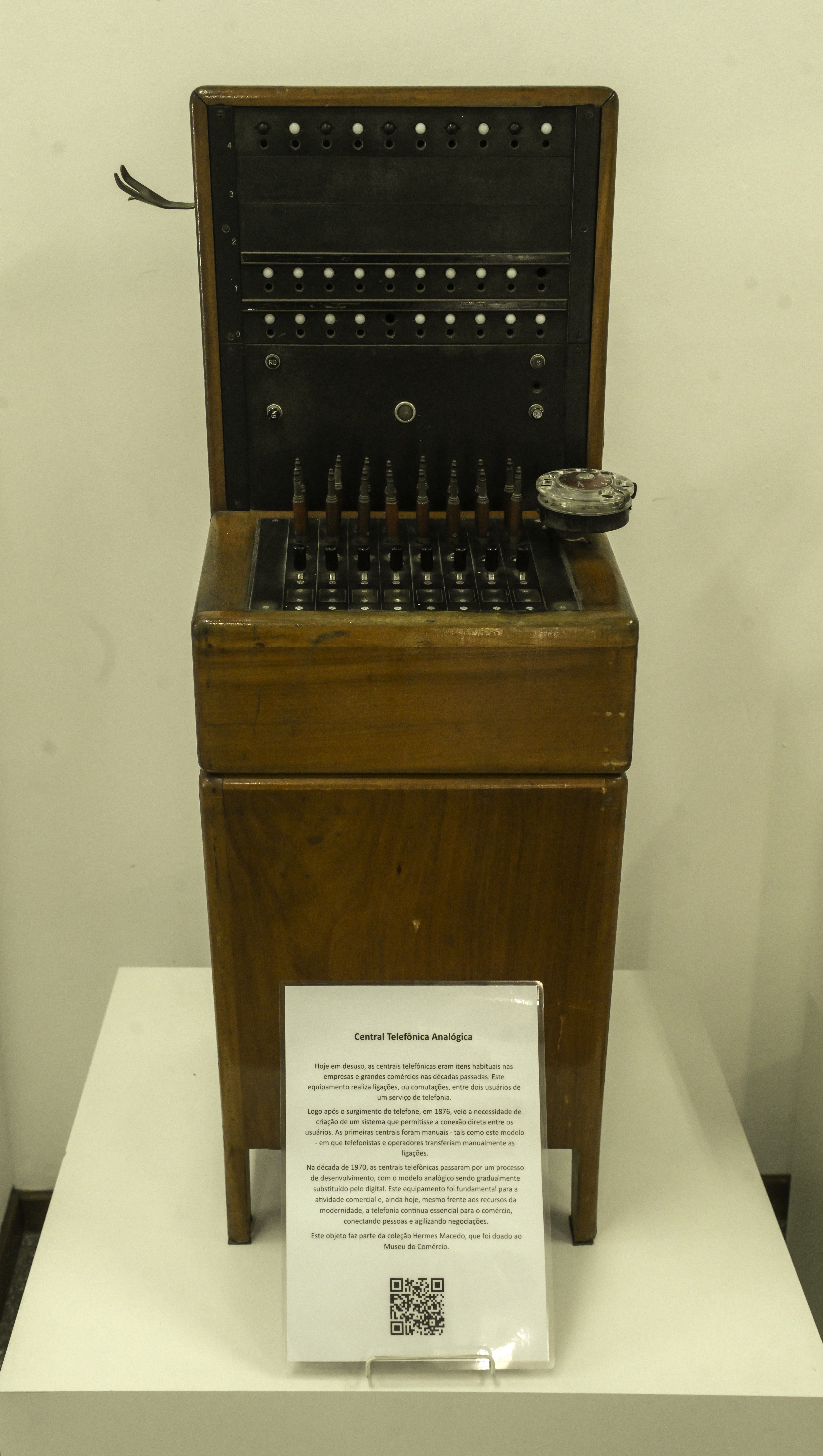 Central-Telefonica-Tem-como-tirar-a-plaquinha Um museu para o comércio