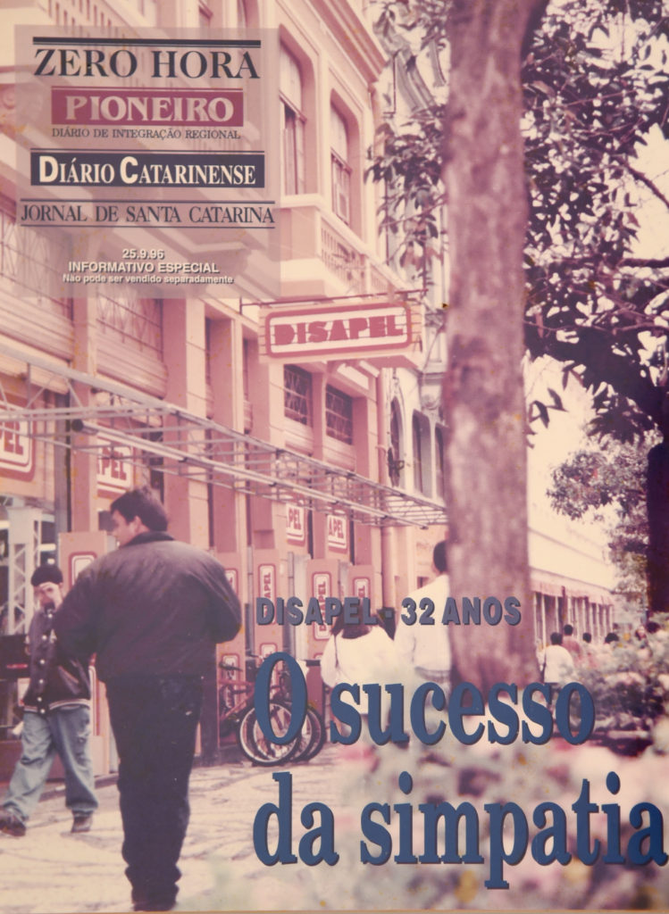 TAD_0386-749x1024-1 Simpatia como matéria-prima