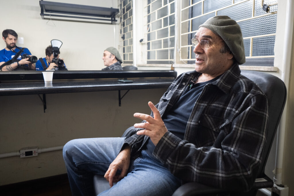 54526489673_d5f445b30e_o-1-1024x683 Quando um violeiro toca