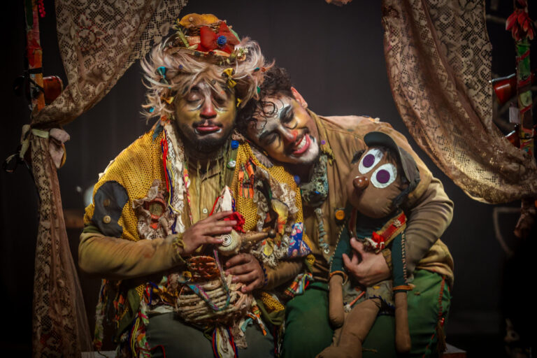 07-A-Fabulosa-Histaoria-do-Guri-Arvore-scaled (1)