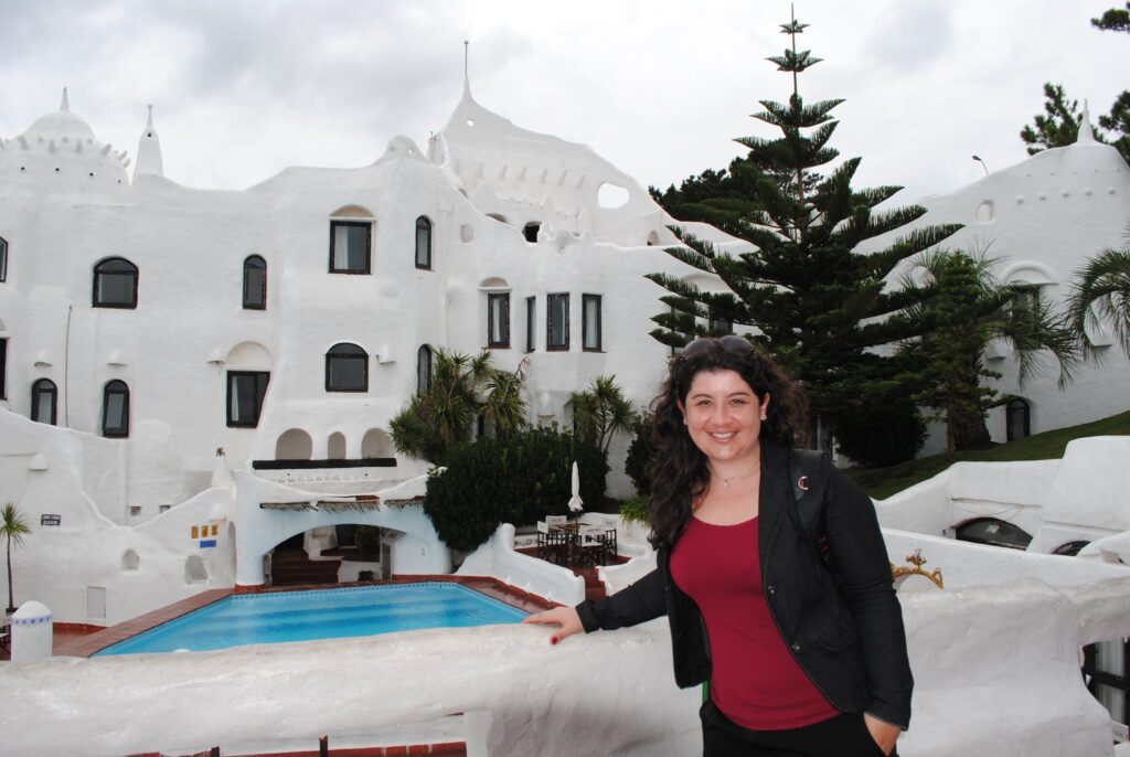 514246830_10232307747969548_2241079983487199226_n-1024x686 Casapueblo - uma "Escultura Habitável"