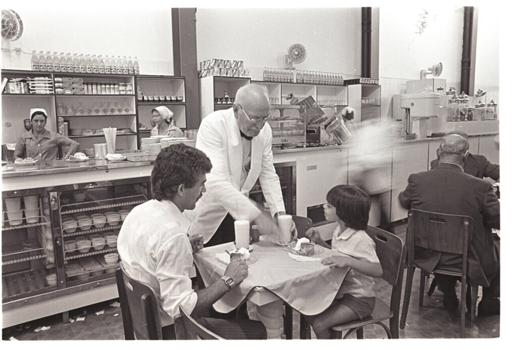 Garcom-1024x694 A coalhada que ganhou Curitiba