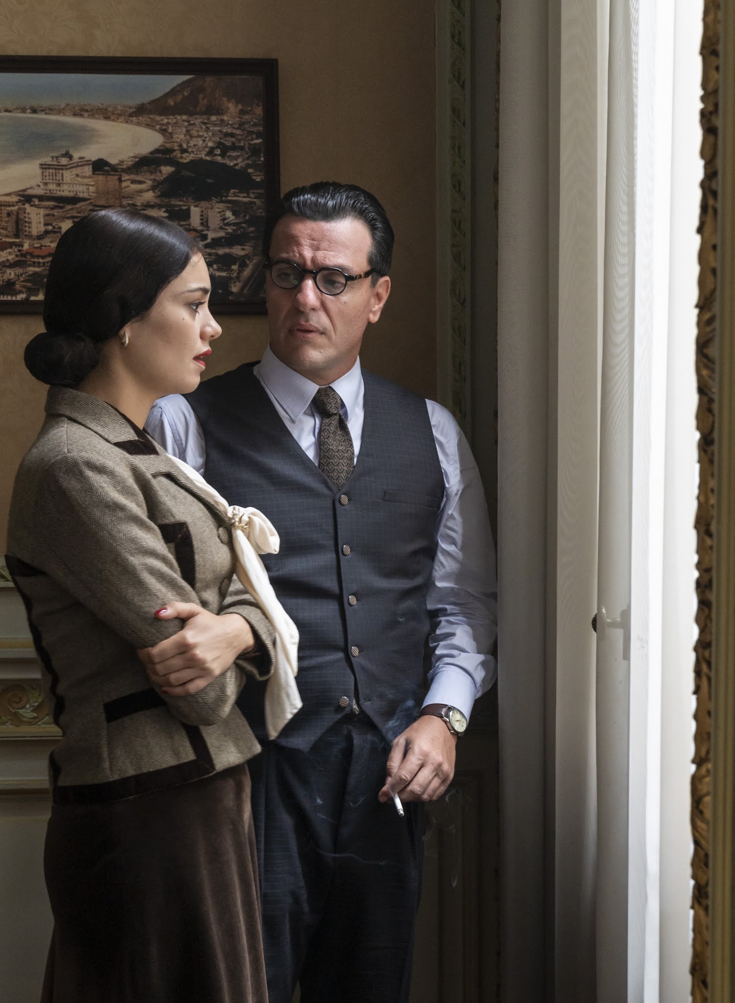 Aracy de Carvalho (Sophie Charlotte) e João G Rosa (Rodrigo Lombardi) em cena