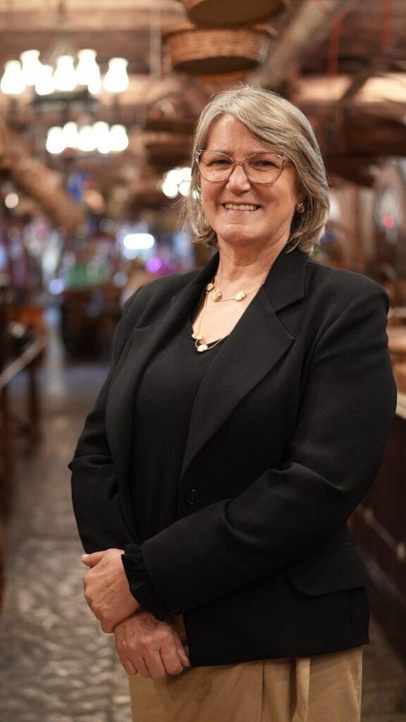 WhatsApp-Image-2025-11-04-at-20.32.17-576x1024 ABRAJET PR empossa nova diretoria e reforça papel do jornalismo especializado no fortalecimento do turismo