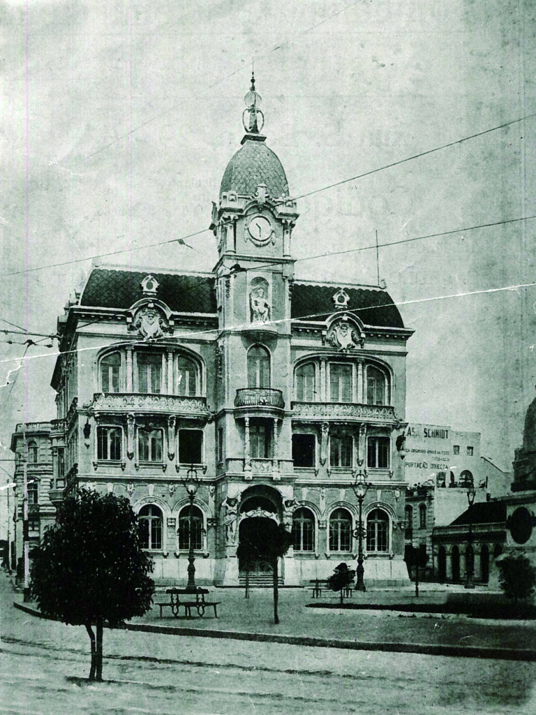 Paco-da-Liberdade-1920-Acervo-Biblioteca-Publica-do-Parana-768x1024 Prédio que abriga o Sesc Paço da Liberdade completa 110 anos nesta terça-feira (24)