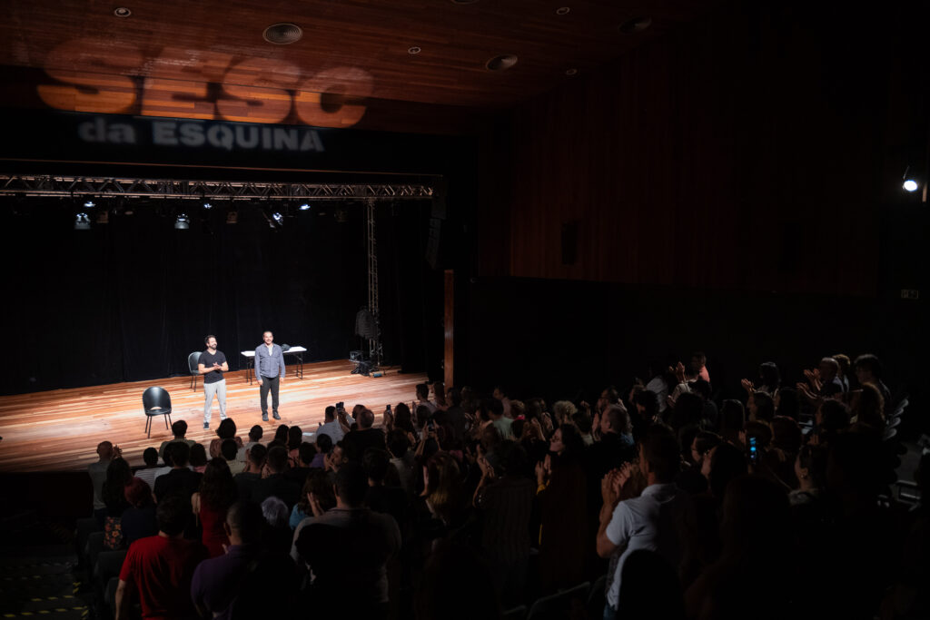 04-SILVIA-Tudo-Acontece-Realizado-1-1024x683 Espetáculo lota teatro Sesc da Esquina e aborda as complexidades e os desafios do mercado de trabalho contemporâneo