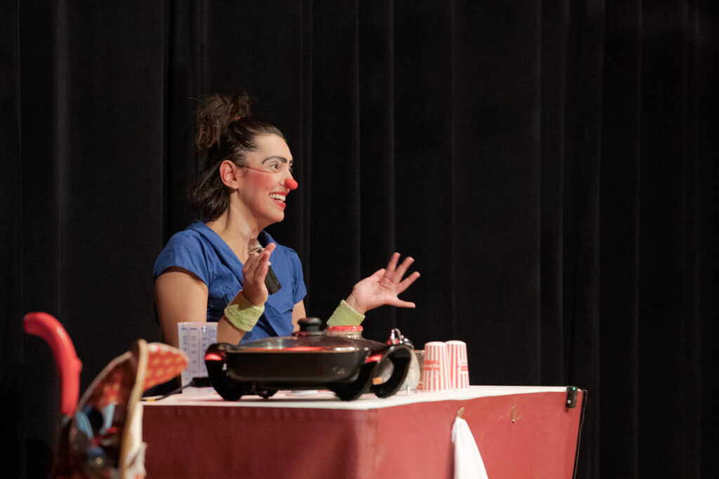 3-Ao-Ponto-Fabio-Alcover-2-1024x683 Sesc Londrina Cadeião realiza 4ª Mostra Solo de Artes Cênicas